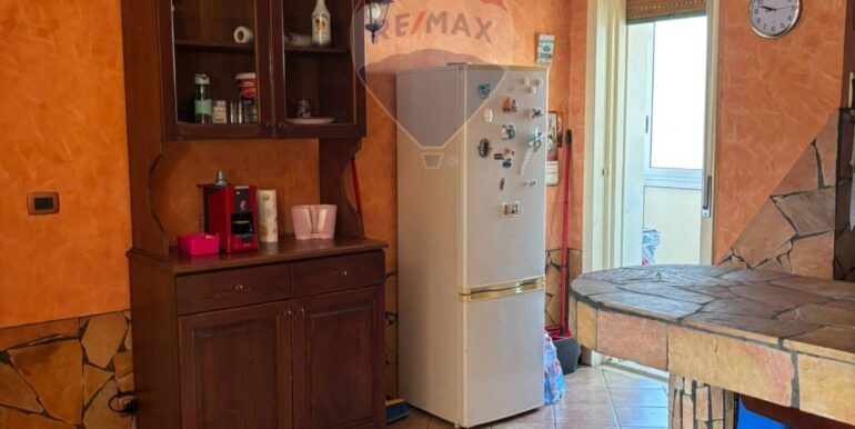 2025100404745-991298-14