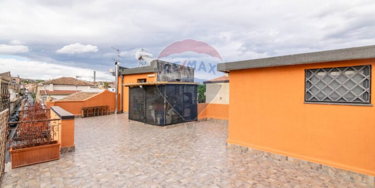 20251004101831-991618-32