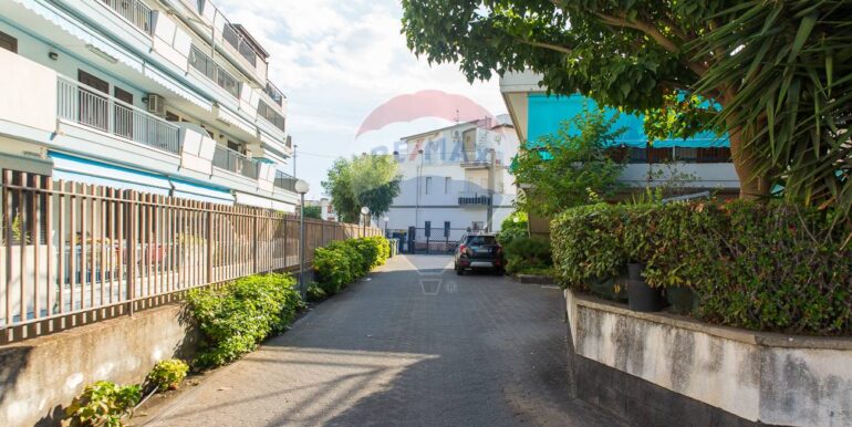 20251004114602-991131-4