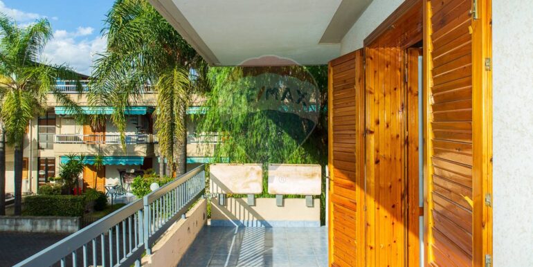 20251004114650-991131-18