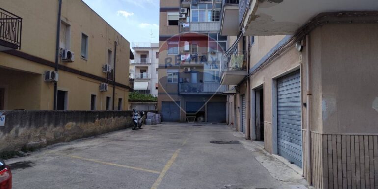 20251006120200-990743-12