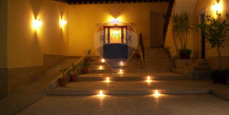 20251006230357-988845-2