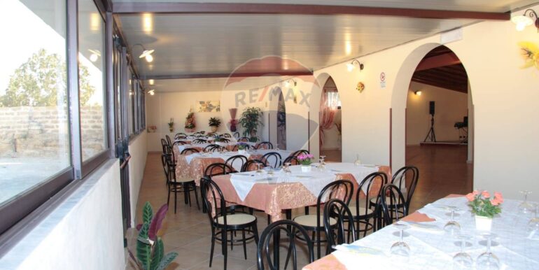 20251006230401-988845-4