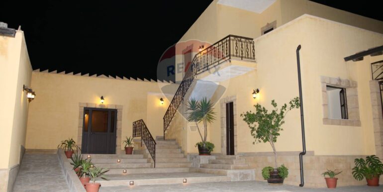 20251006230422-988845-13