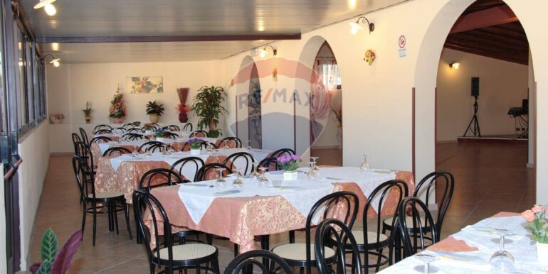 20251006230424-988845-14