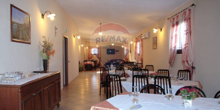 20251006230426-988845-15