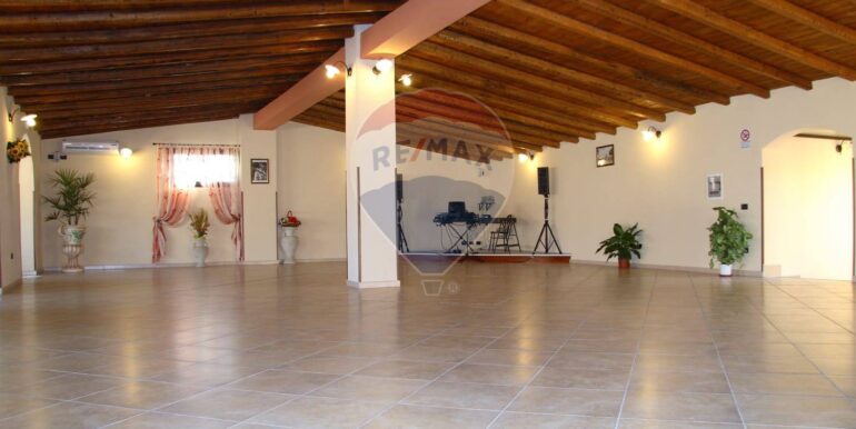 20251006230429-988845-16