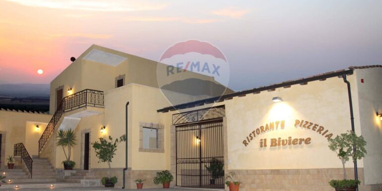 20251006230431-988845-17