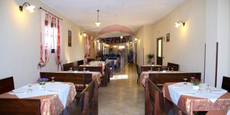 20251006230435-988845-19