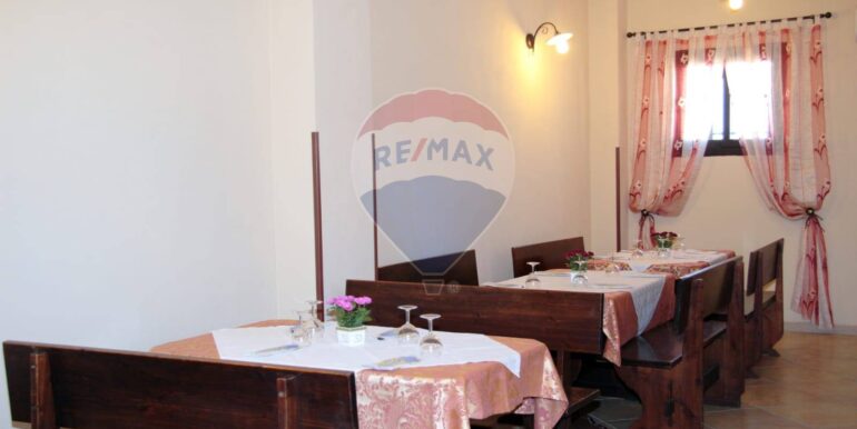 20251006230440-988845-21