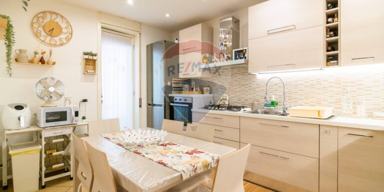 20251007121600-992077-6