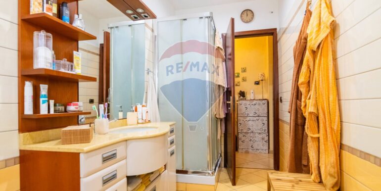 20251007121616-992077-11