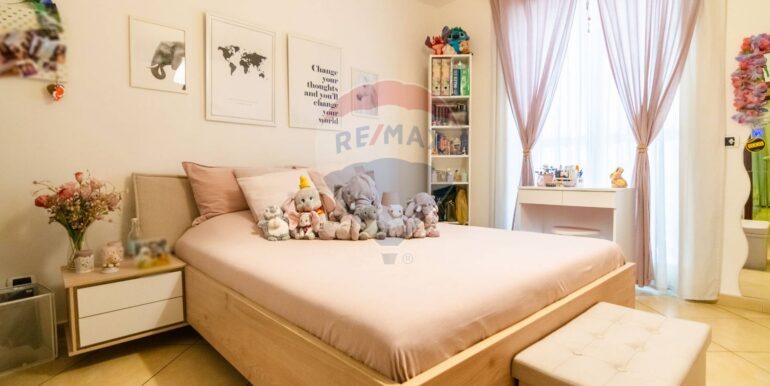 20251007121619-992077-12