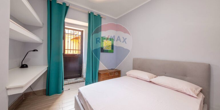 20251007123046-992090-11