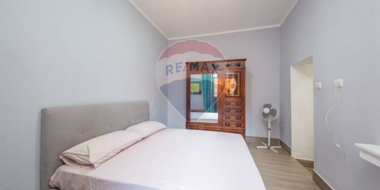 20251007123046-992090-12