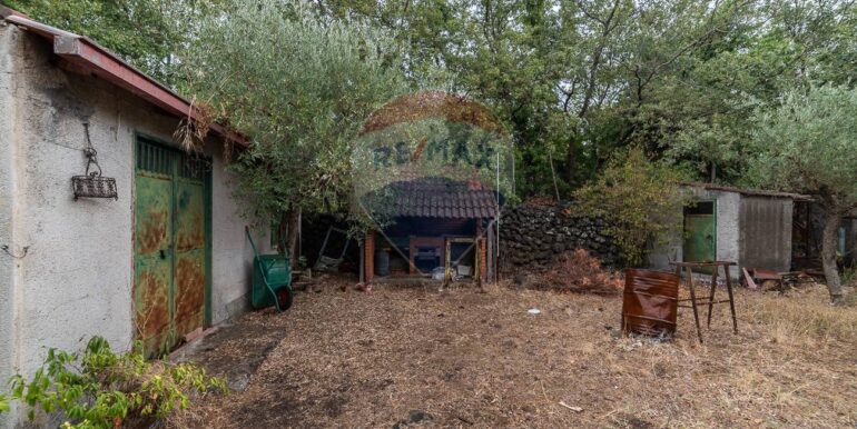 20251007184355-992331-11