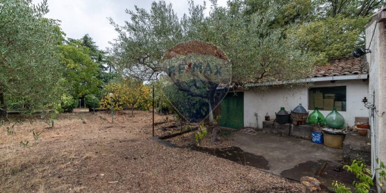 20251007184402-992331-13