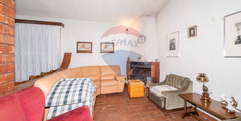 20251007184428-992331-21