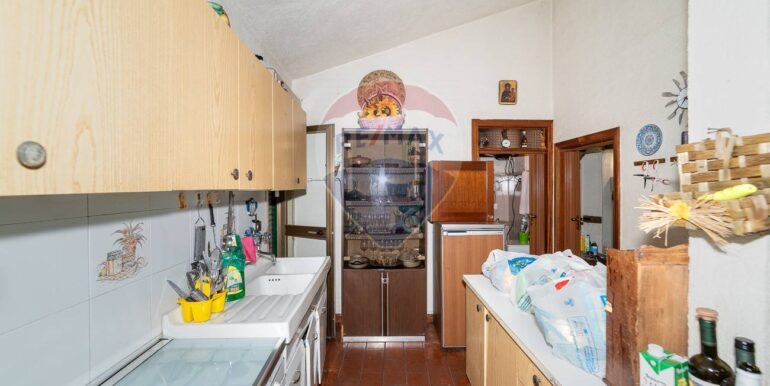 20251007184431-992331-22