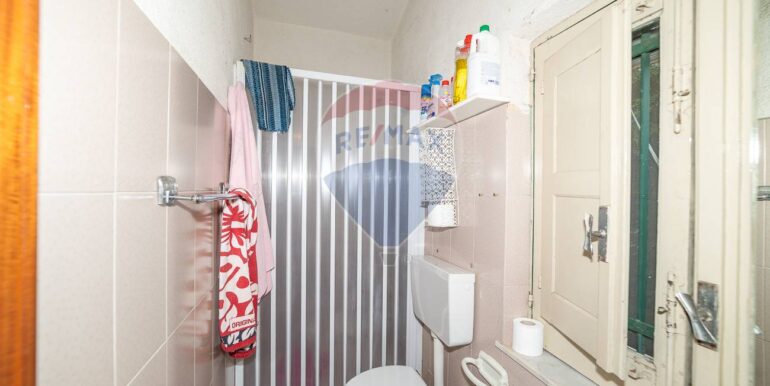 20251007184437-992331-24