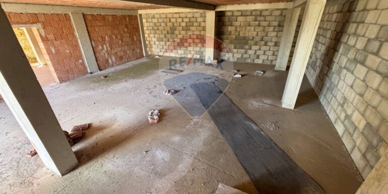 20251007215543-992348-17