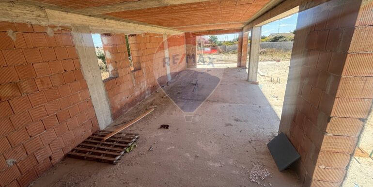 20251007215557-992348-19