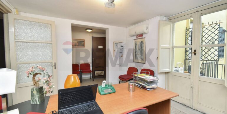 20251008113609-992460-13