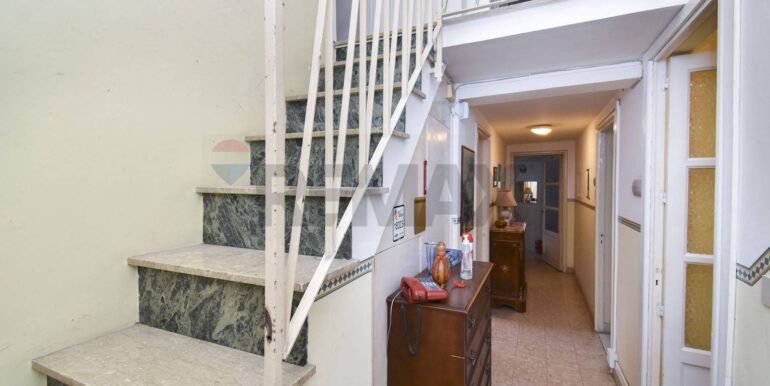 20251008113618-992460-17