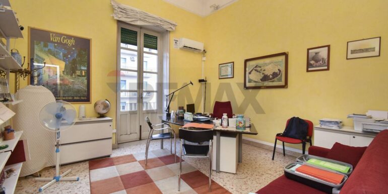 20251008113659-992460-35