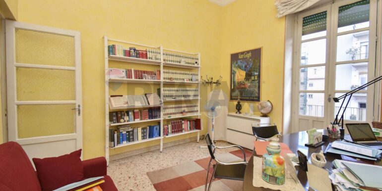 20251008113702-992460-36