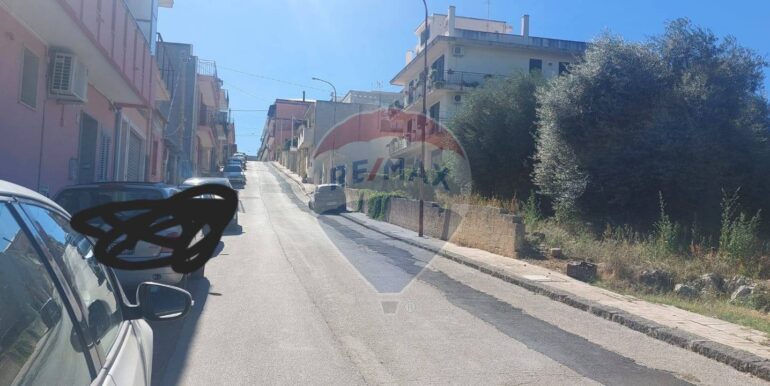 20251008185259-992501-4