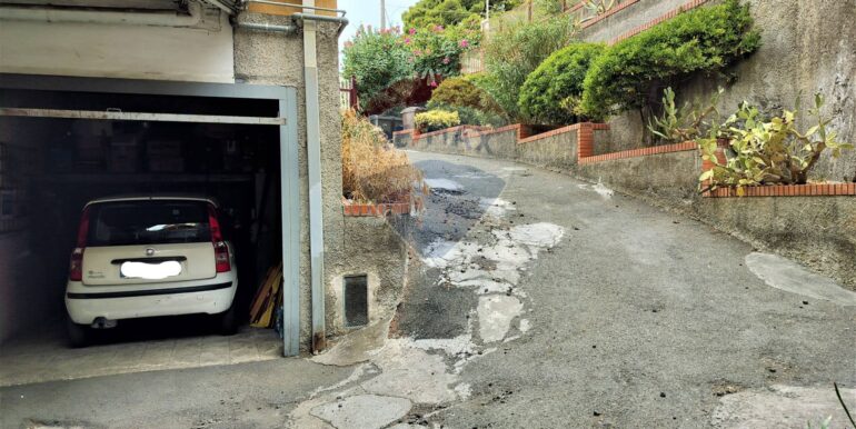 20251009122206-992633-1