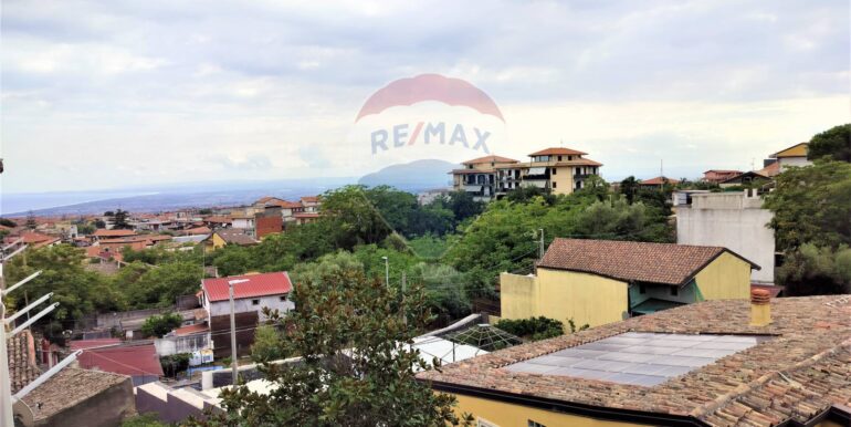 20251009122239-992633-8