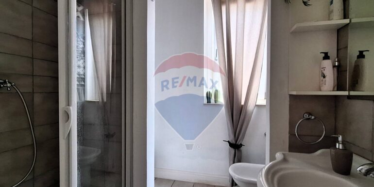 20251009182039-991849-7