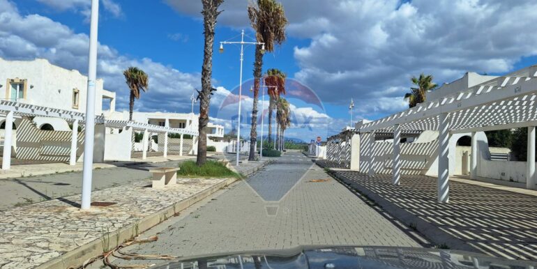 20251009182245-991849-15