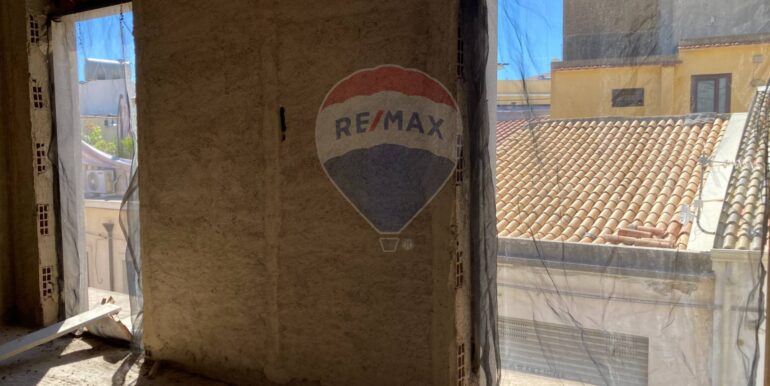 20251010102146-992841-12