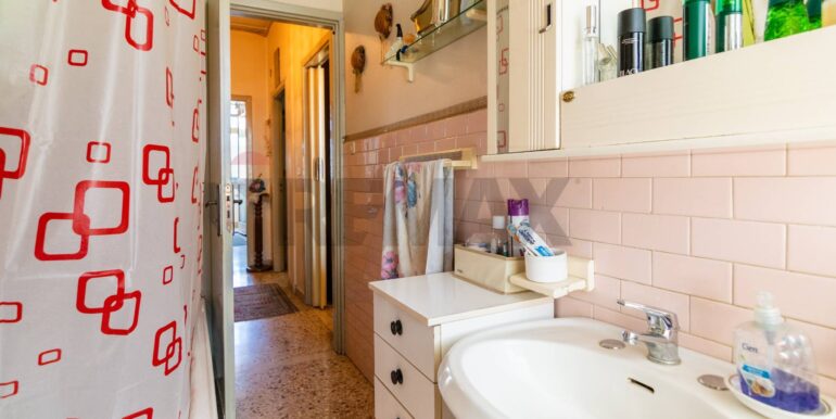 20251010111206-992864-18