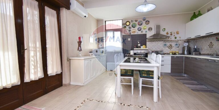 20251010143946-992897-22