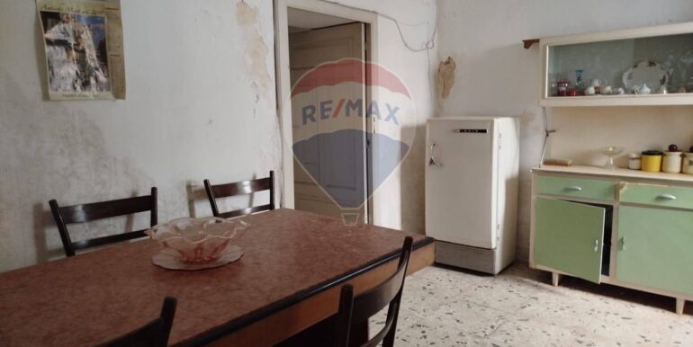 20251013120006-992558-17