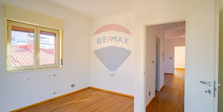 20251013185429-993421-18