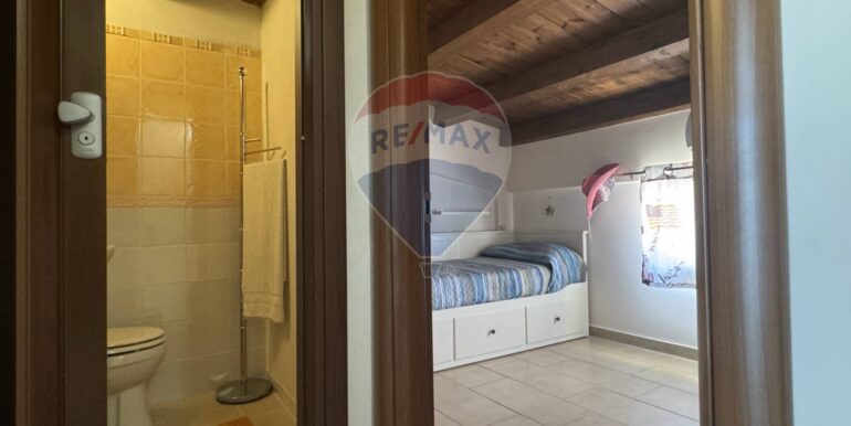 20251014115646-993563-16