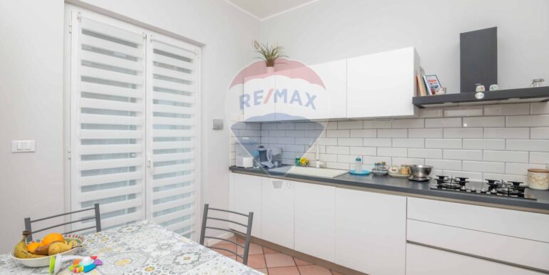 20251014163706-993646-3