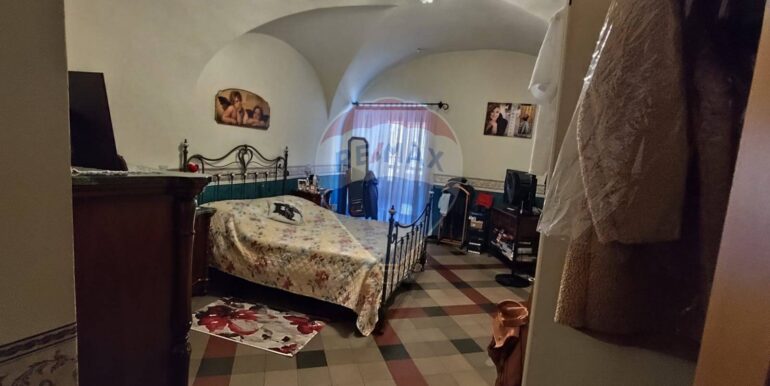 20251014195346-993702-22