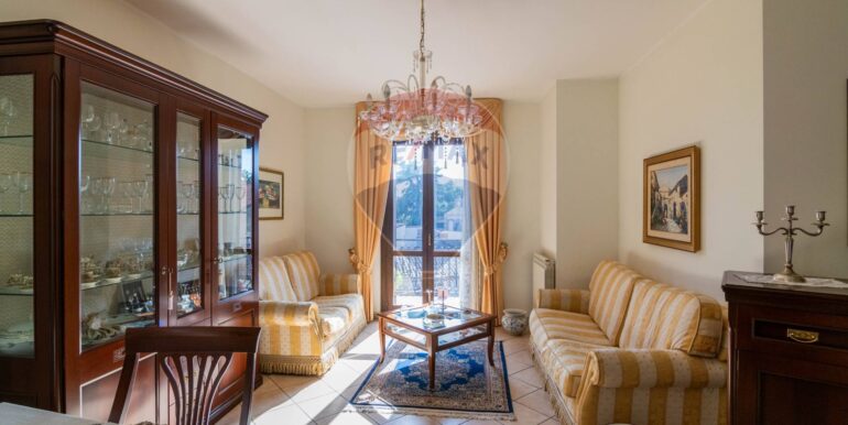 2025101483042-992777-6