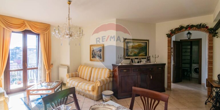 2025101483050-992777-8