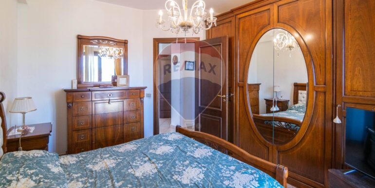 2025101483100-992777-10