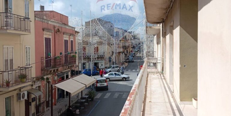 2025101492339-993494-14