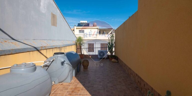 2025101495734-990849-5