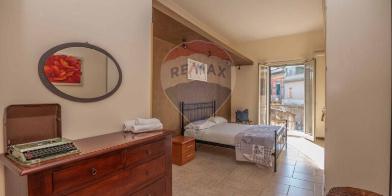 2025101495920-990849-30