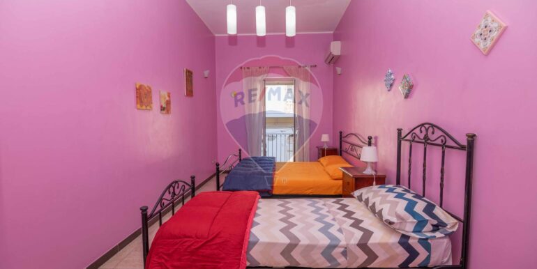 2025101495923-990849-31